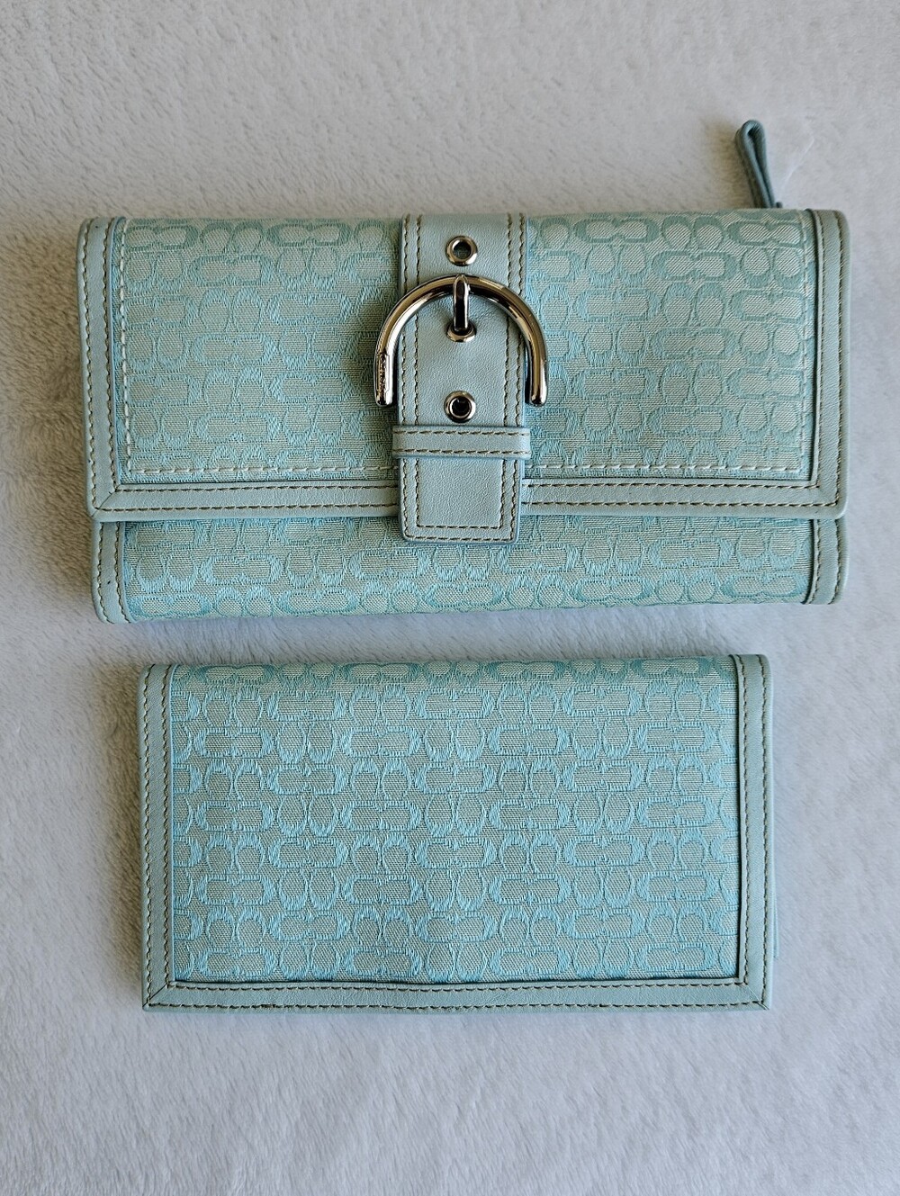 Vintage Coach Soho Wallet/Check Book Light Blue Signature “C” Buckle Detail Y2K